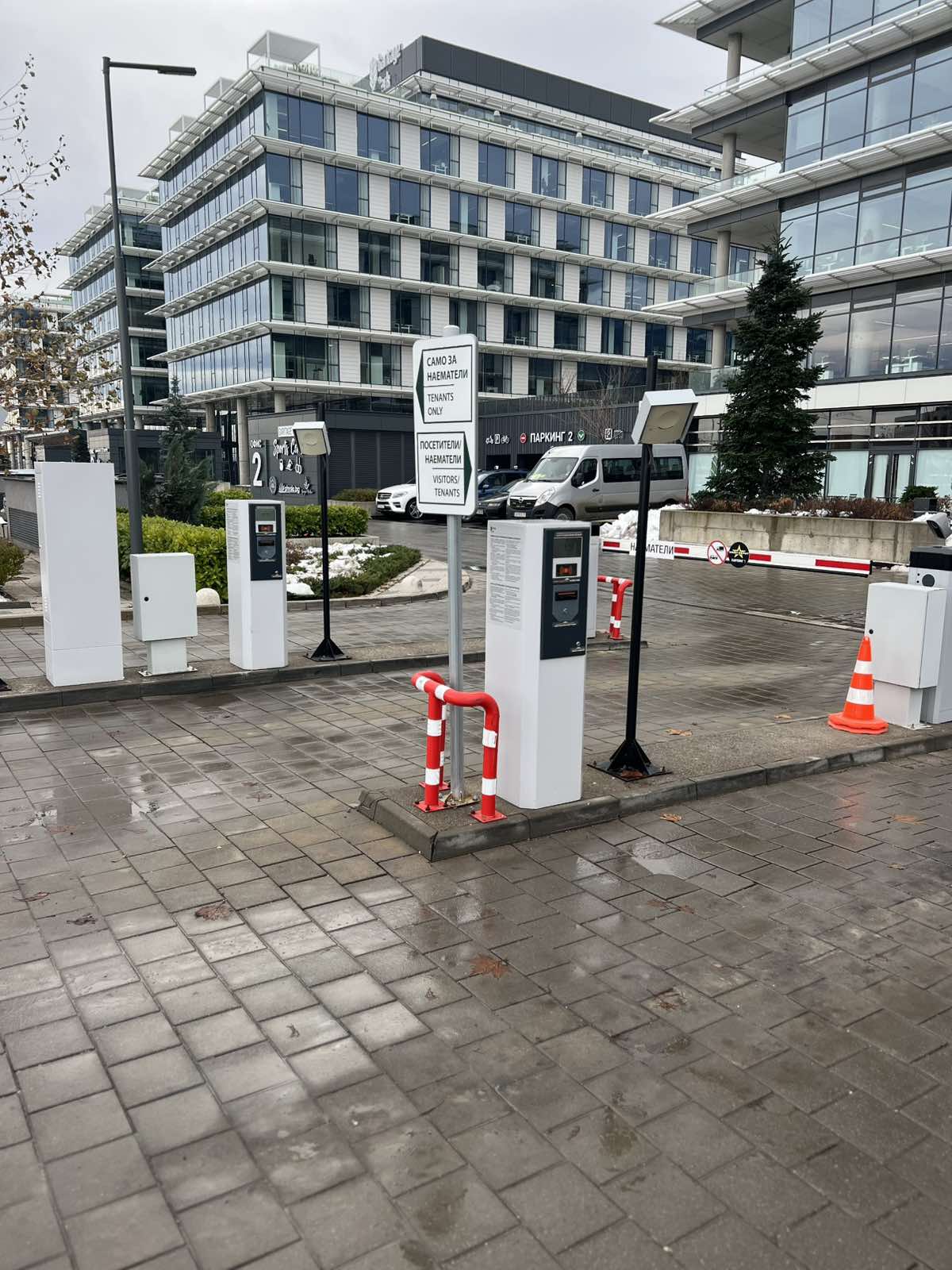 Янтра Технолоджи ООД внедри интелигентна автоматизирана паркинг система Qntra Park в Garitage Park Sofia